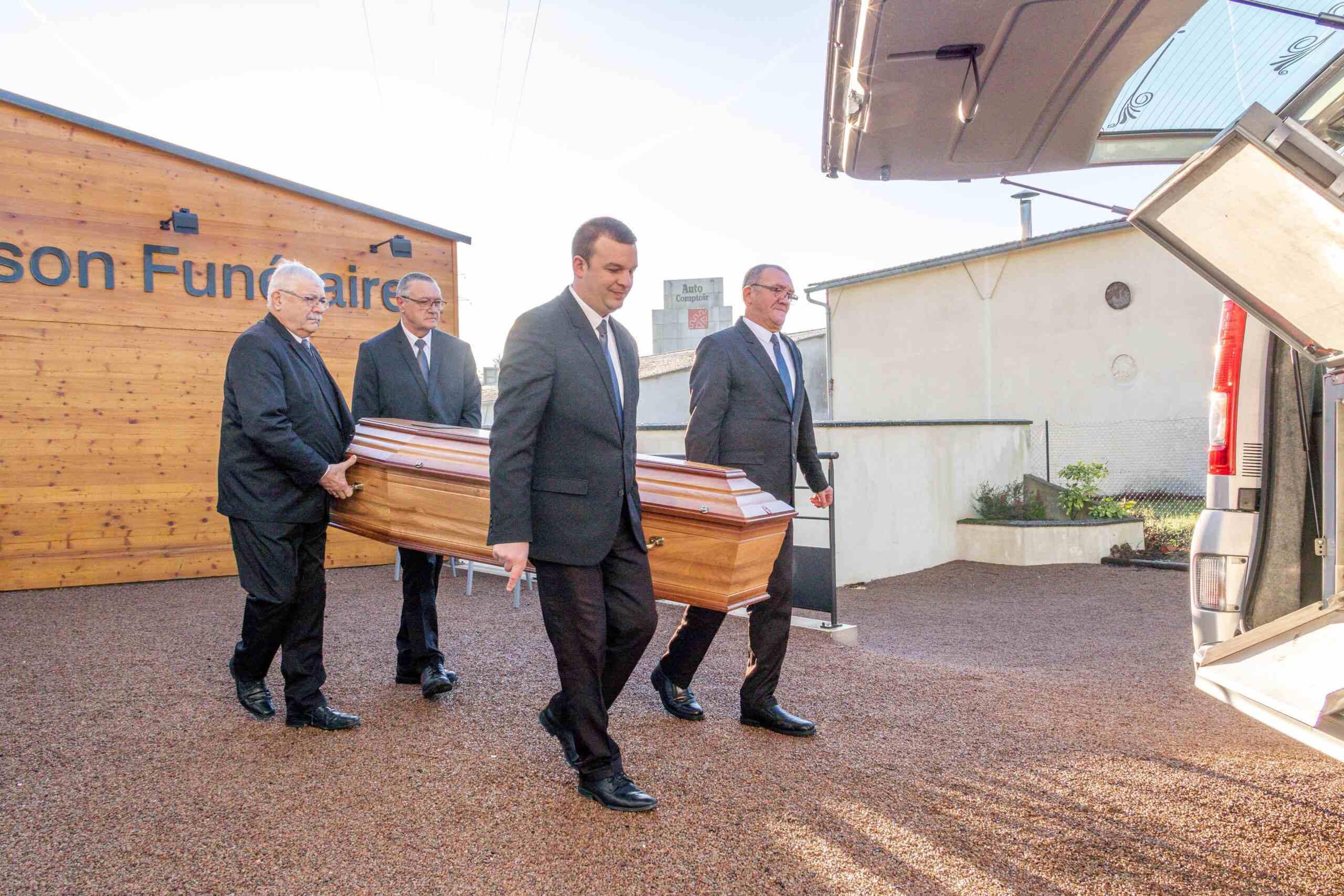 porteurs de cercueil